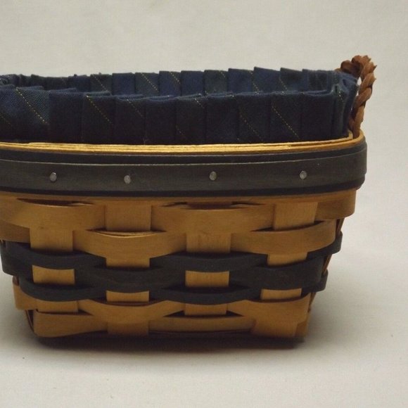 Longaberger 2000 Collector's Club Renewal Basket with Liner and Protector - Picture 6 of 15